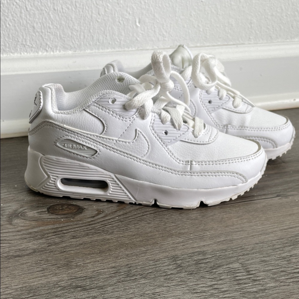 Nike Air Max Boys All White Sneakers Size 13 Basketball Kids Shoes